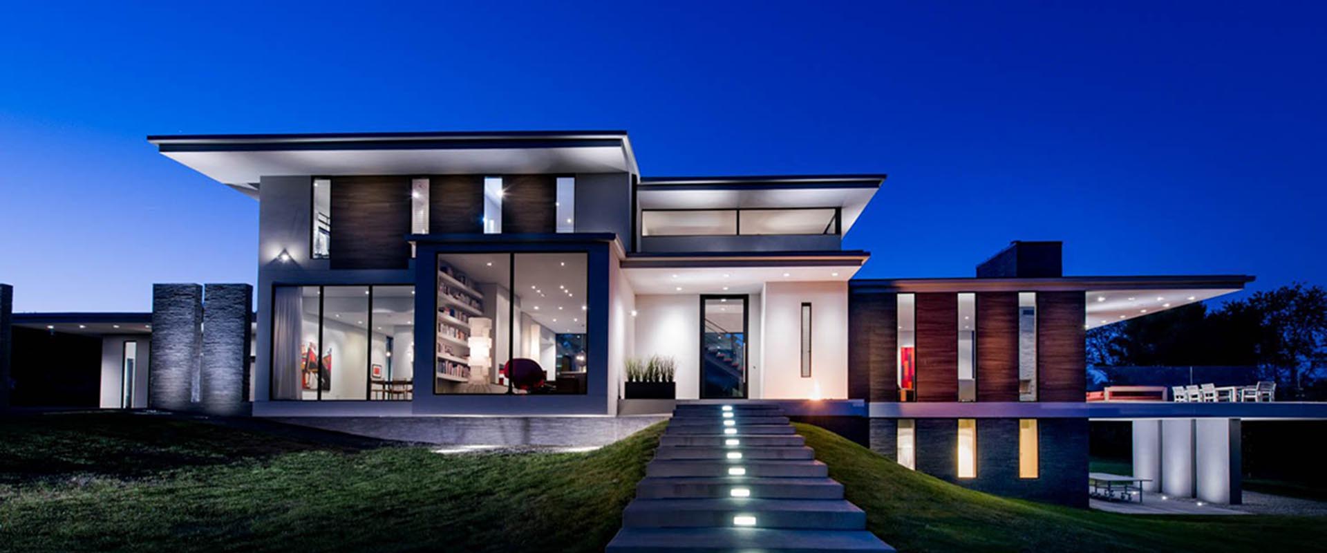 <span class="heroText1"></span><span class="heroText2">JM ÉLECTRIQUE</span>